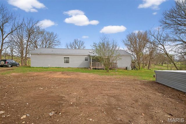 31338 Highway 32, Lebanon, MO 65536