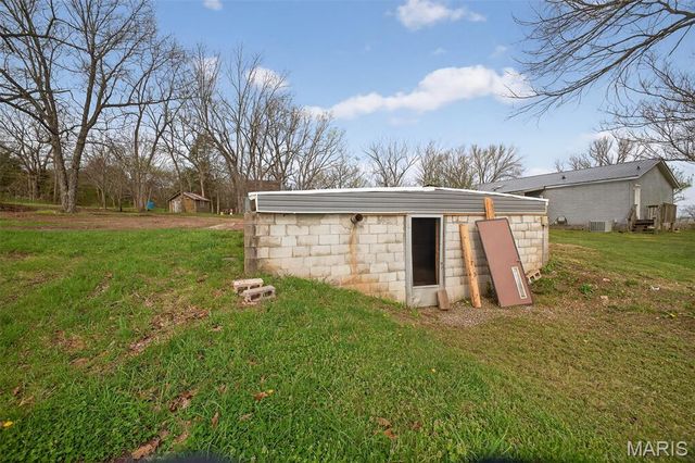 31338 Highway 32, Lebanon, MO 65536