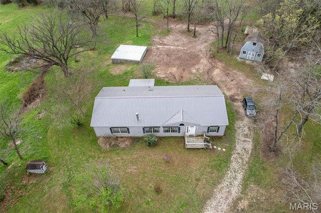 31338 Highway 32, Lebanon, MO 65536