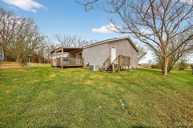 31338 Highway 32, Lebanon, MO 65536