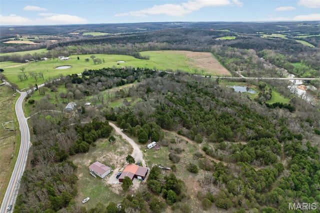 31338 Highway 32, Lebanon, MO 65536