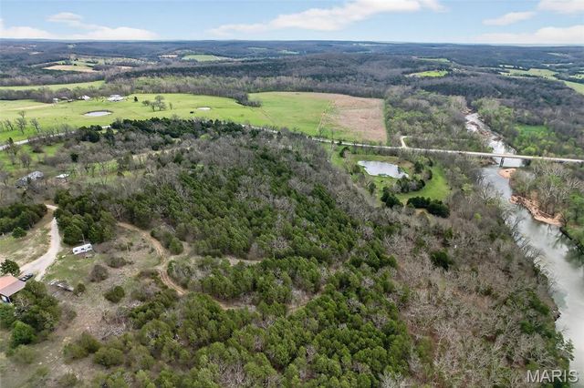 31338 Highway 32, Lebanon, MO 65536