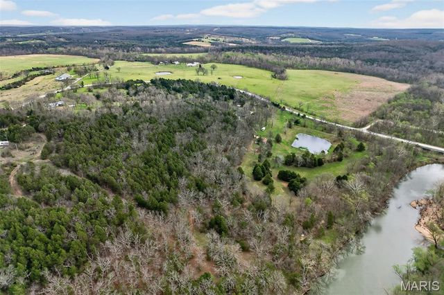 31338 Highway 32, Lebanon, MO 65536