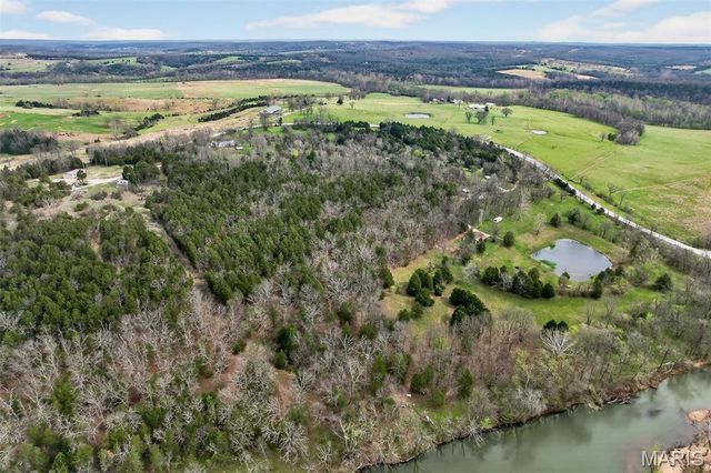 31338 Highway 32, Lebanon, MO 65536