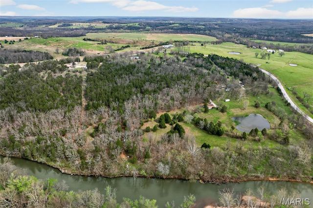 31338 Highway 32, Lebanon, MO 65536