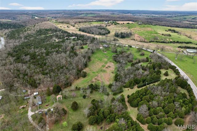 31338 Highway 32, Lebanon, MO 65536