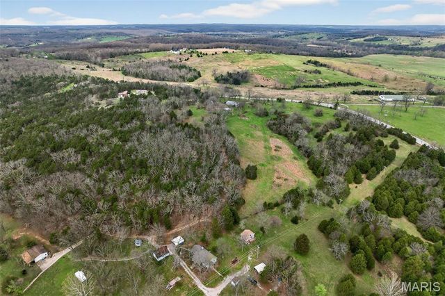 31338 Highway 32, Lebanon, MO 65536