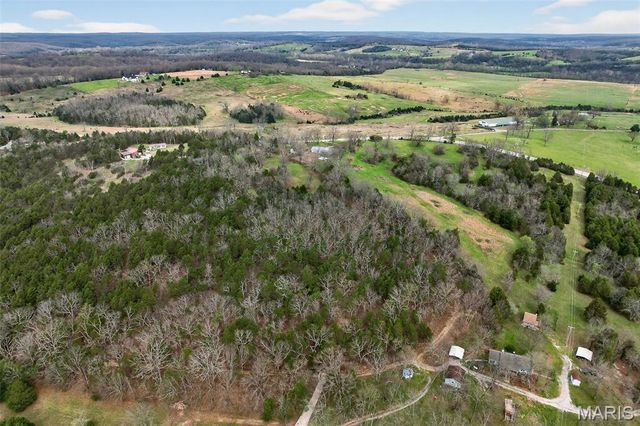 31338 Highway 32, Lebanon, MO 65536