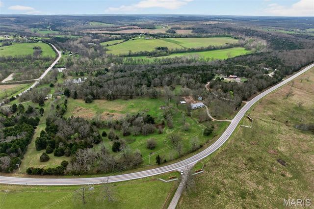 31338 Highway 32, Lebanon, MO 65536