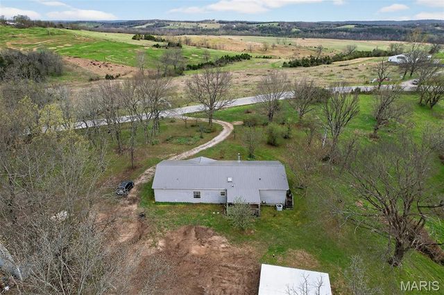 31338 Highway 32, Lebanon, MO 65536