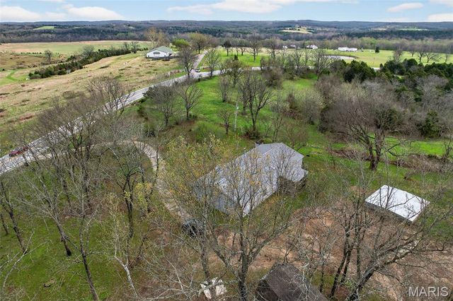 31338 Highway 32, Lebanon, MO 65536