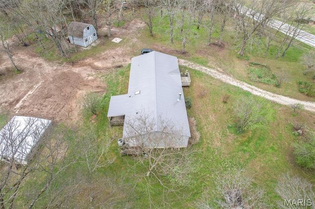 31338 Highway 32, Lebanon, MO 65536