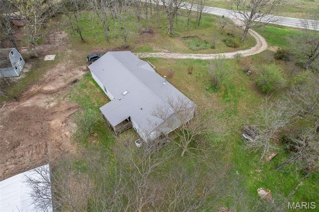 31338 Highway 32, Lebanon, MO 65536