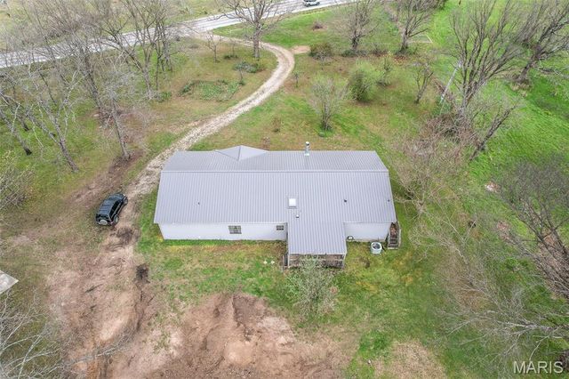 31338 Highway 32, Lebanon, MO 65536