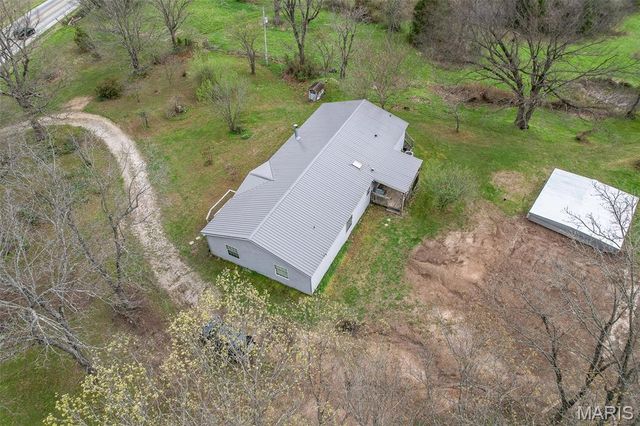 31338 Highway 32, Lebanon, MO 65536