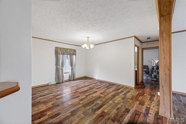 31338 Highway 32, Lebanon, MO 65536