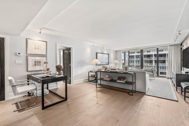 2784 S Ocean Boulevard 303n, Palm Beach, FL 33480