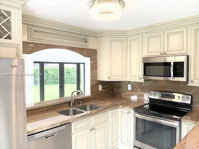 7168 SW 103 CT. CIR., Unincorporated Dade County, FL 33173