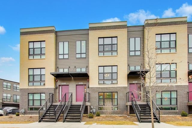 2251 Venture Drive, Schaumburg, IL 60193