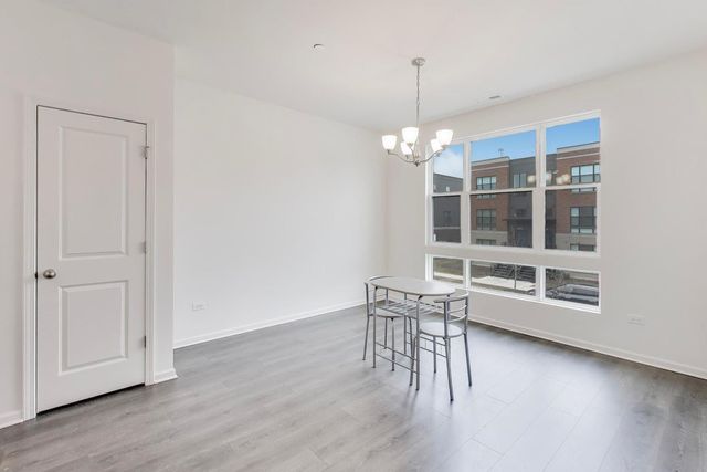 2251 Venture Drive, Schaumburg, IL 60193