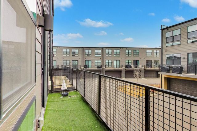 2251 Venture Drive, Schaumburg, IL 60193