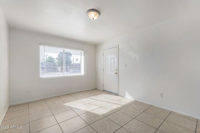 6742 W PALMAIRE Avenue, Glendale, AZ 85303