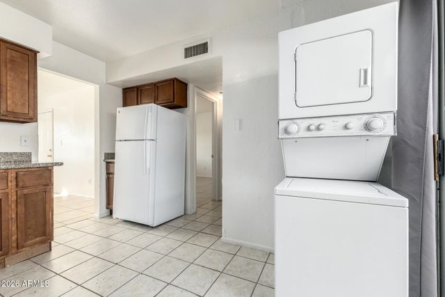 6742 W PALMAIRE Avenue, Glendale, AZ 85303