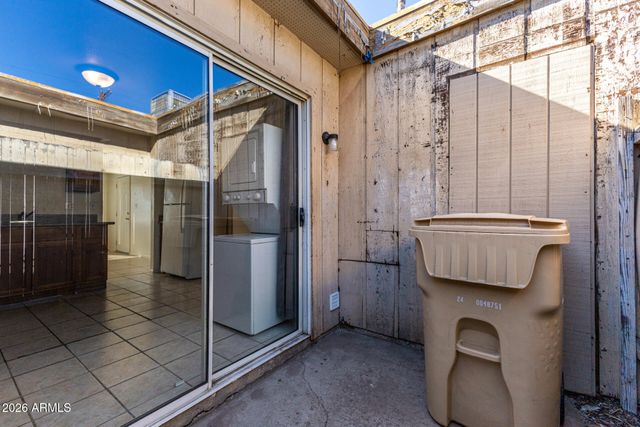 6742 W PALMAIRE Avenue, Glendale, AZ 85303