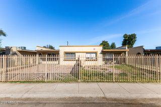 6742 W PALMAIRE Avenue, Glendale, AZ 85303