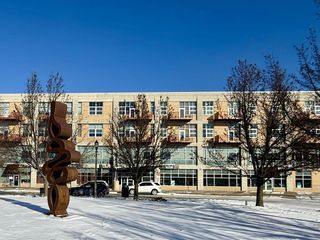 705 Village Green WAY #305, West Bend, WI 53090