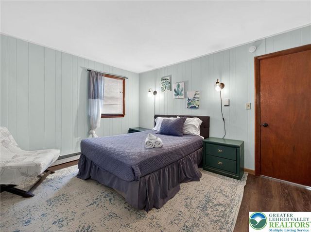 53 Maple Street, Clifton Twp, PA 18424
