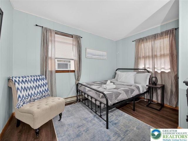 53 Maple Street, Clifton Twp, PA 18424