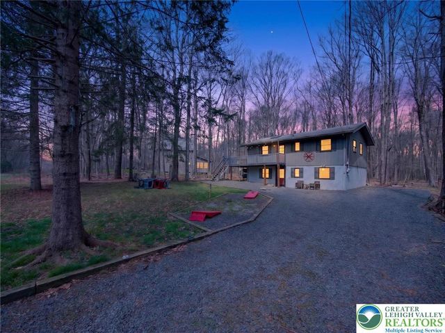 53 Maple Street, Clifton Twp, PA 18424