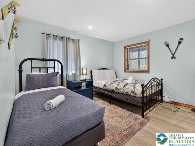 53 Maple Street, Clifton Twp, PA 18424
