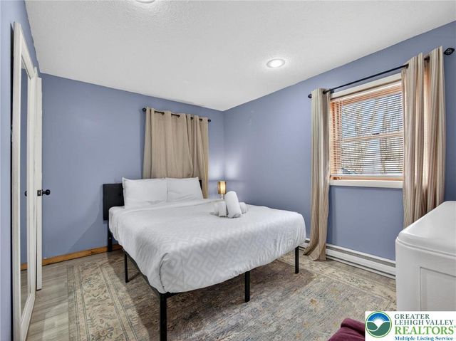 53 Maple Street, Clifton Twp, PA 18424