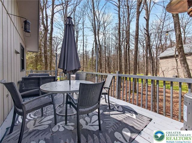 53 Maple Street, Clifton Twp, PA 18424