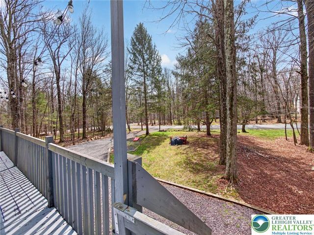 53 Maple Street, Clifton Twp, PA 18424