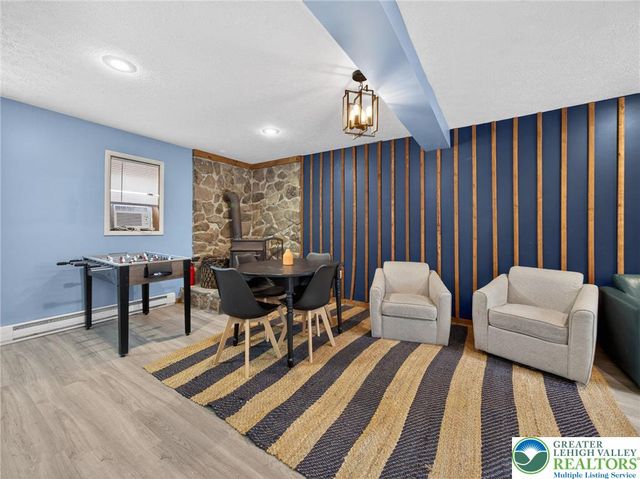 53 Maple Street, Clifton Twp, PA 18424