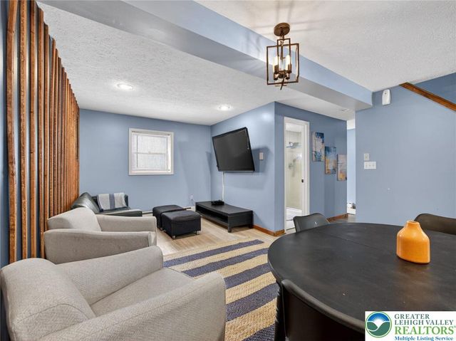 53 Maple Street, Clifton Twp, PA 18424