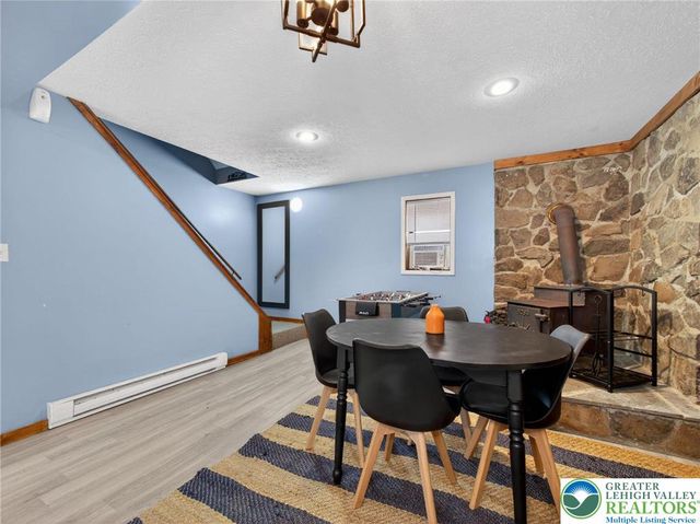 53 Maple Street, Clifton Twp, PA 18424