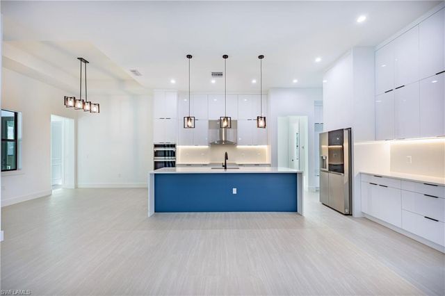 4248 13th AVE SW, Naples, FL 34116