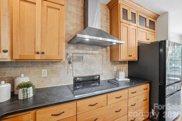 512 Pump Jack Way, Waxhaw, NC 28173