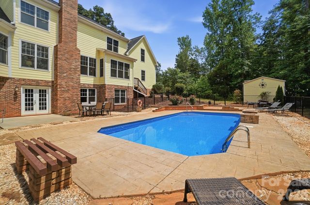 512 Pump Jack Way, Waxhaw, NC 28173