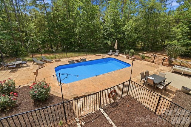 512 Pump Jack Way, Waxhaw, NC 28173