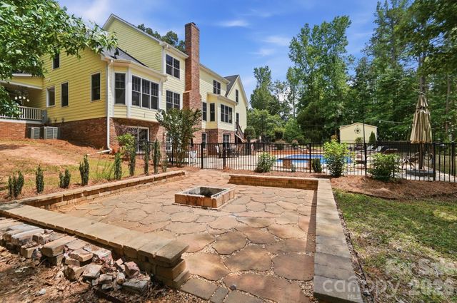 512 Pump Jack Way, Waxhaw, NC 28173