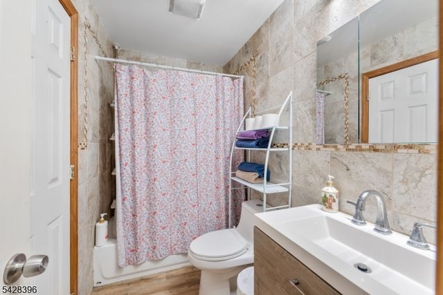 19 E Shore Rd, Jefferson Twp., NJ 07849