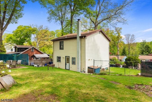 19 E Shore Rd, Jefferson Twp., NJ 07849