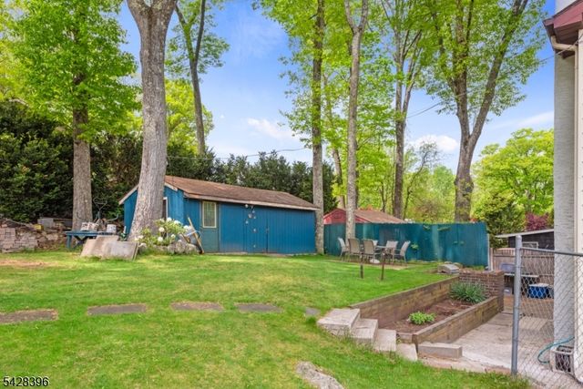 19 E Shore Rd, Jefferson Twp., NJ 07849