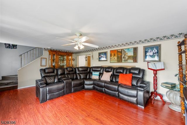 19 E Shore Rd, Jefferson Twp., NJ 07849