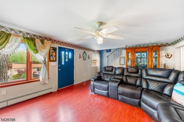 19 E Shore Rd, Jefferson Twp., NJ 07849